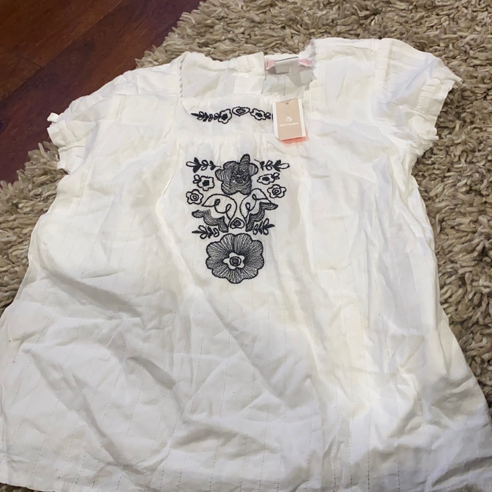 Girls old navy top size 5t nwt